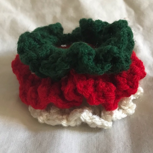 Scrunchies Bundle - Red Green Cream - Picture 3 of 5